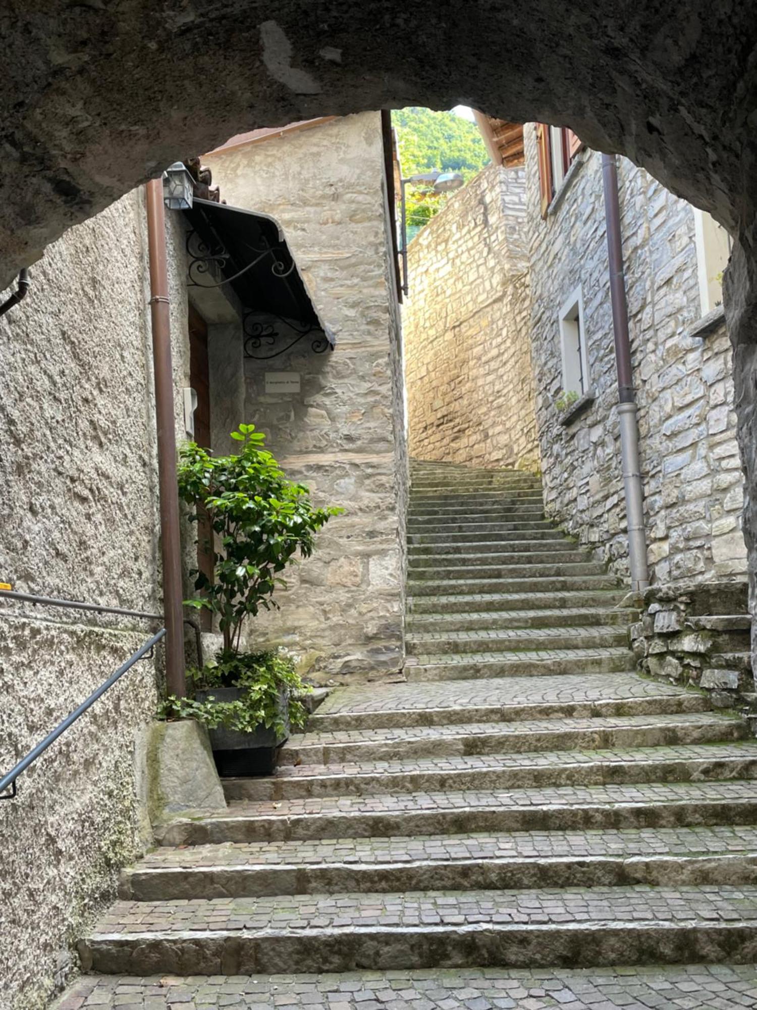 Il Borghetto Di Torno Apartment Exterior photo